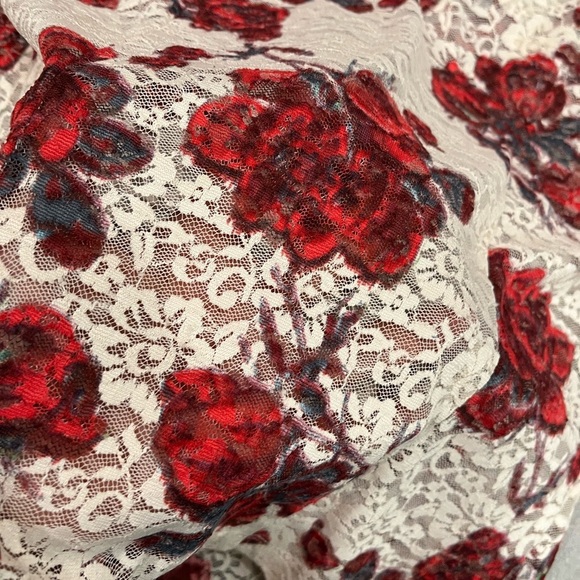 Zara White Cream Fitted Laced Floral Long Sleeve Blouse - Picture 10 of 11